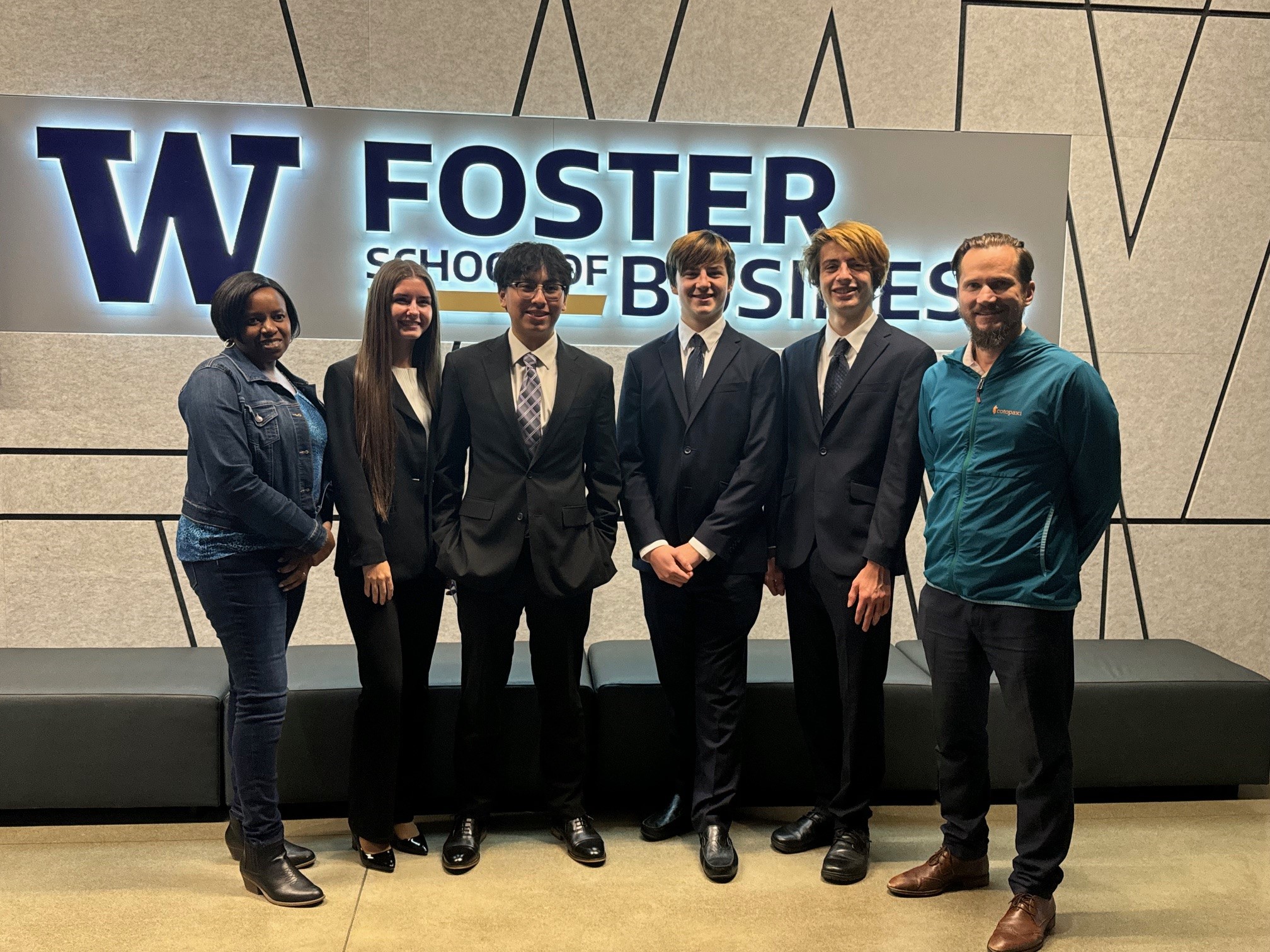 Group of student club members at UW School of Foster Business UW School of Foster Business